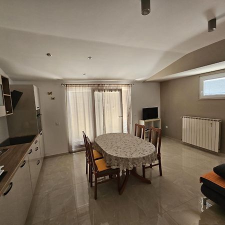 אומיס Filip Apartment מראה חיצוני תמונה