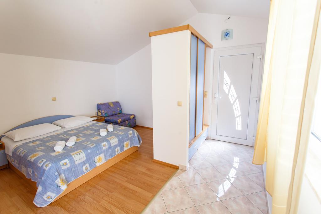אומיס Filip Apartment חדר תמונה