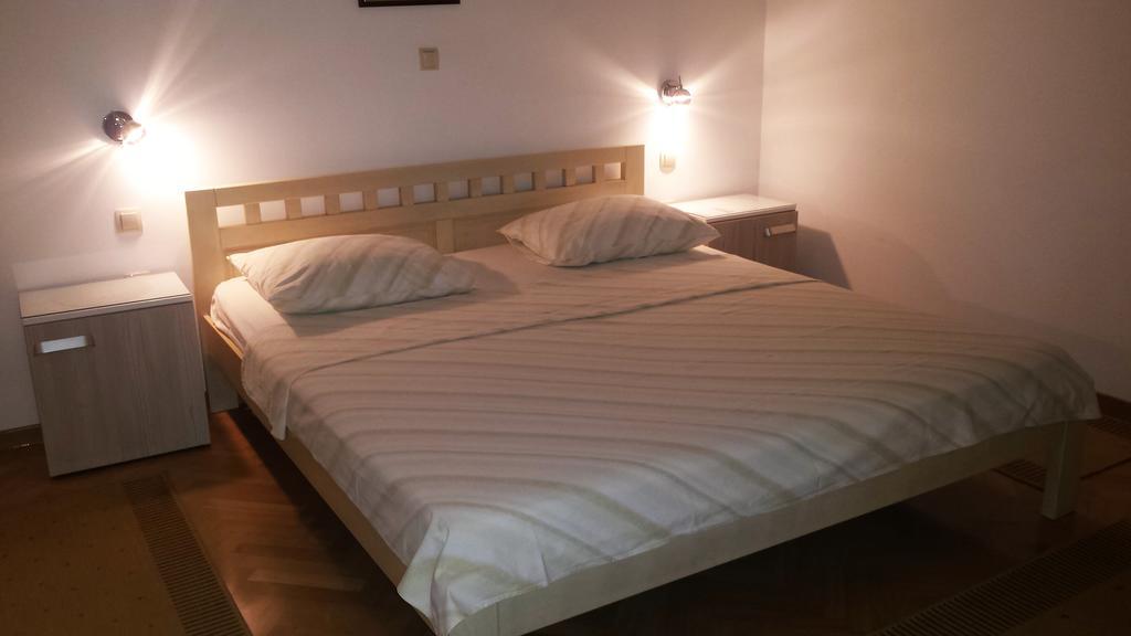 אומיס Filip Apartment מראה חיצוני תמונה